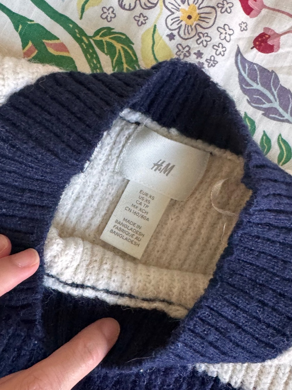H&M Navy and Cream Ribbed Crew Neck Sweater